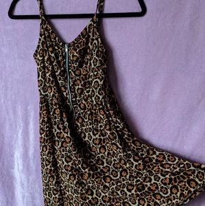🐆 H&M cheetah zip up dress